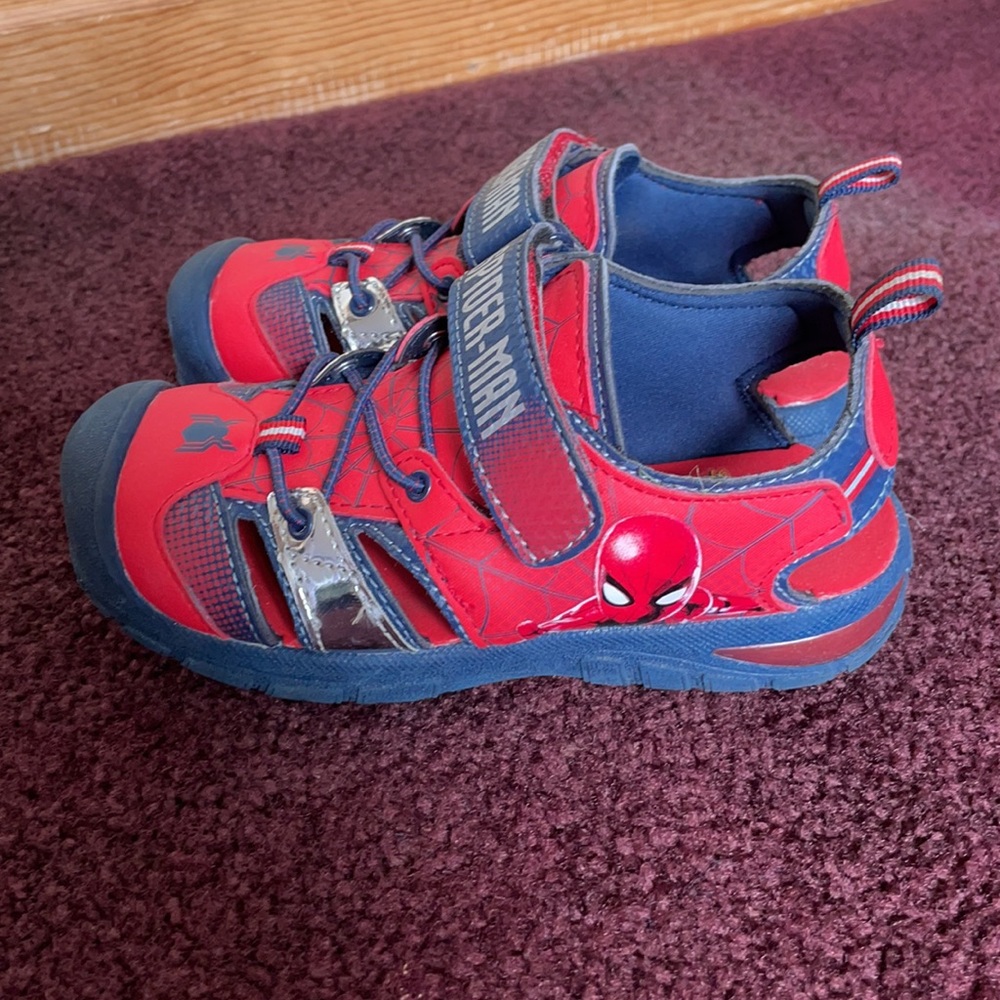 🕷 Spider-Man Sandals 🕷 - Picture 3 of 7